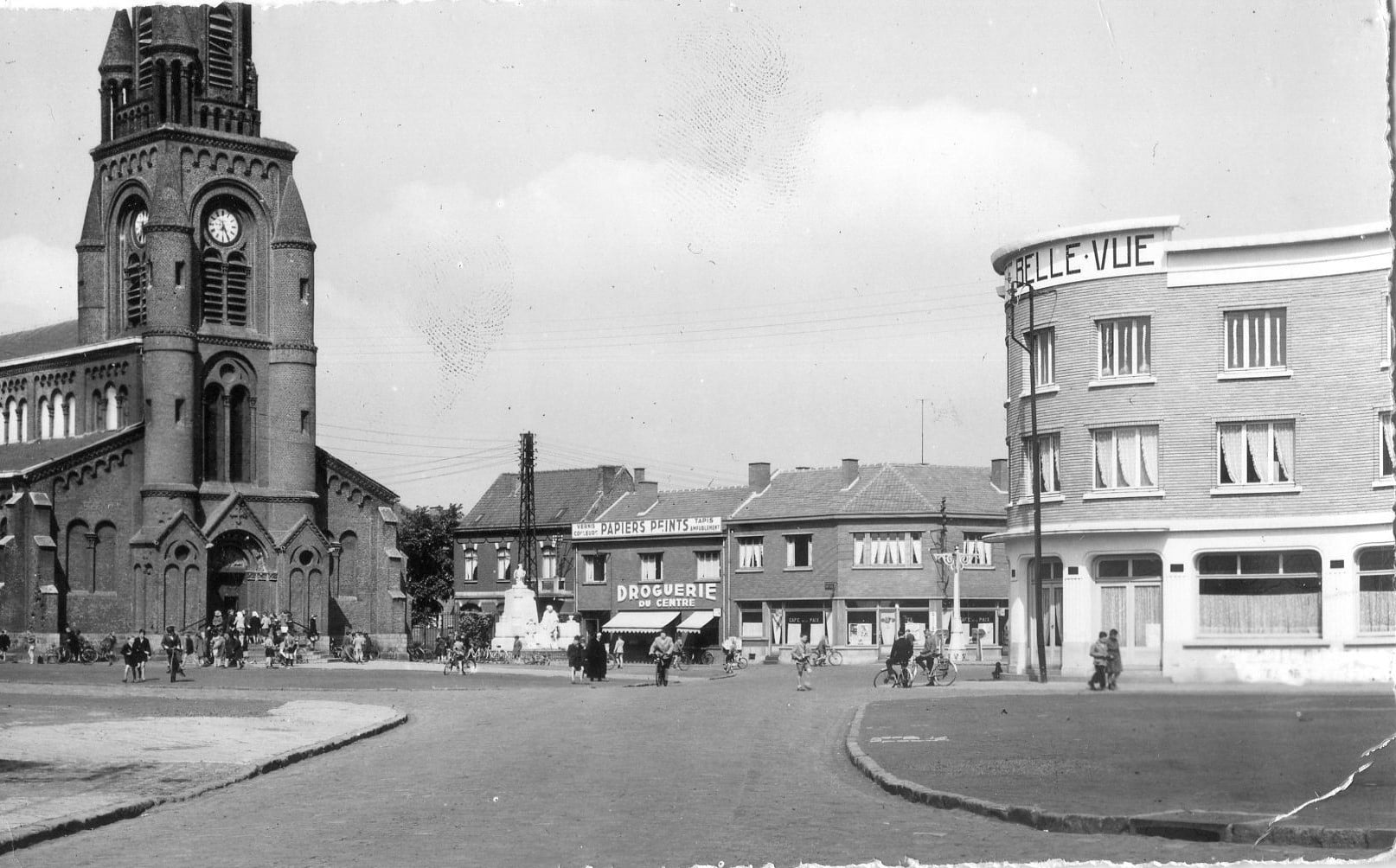 onyacum_photo_ancienne_du_centre_ville.jpg